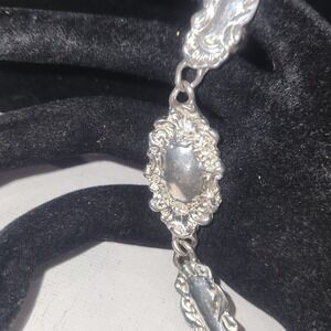 Silver‎ Tone Repousse Floral Scroll Link Toggle Bracelet premier design 6.5 Inch